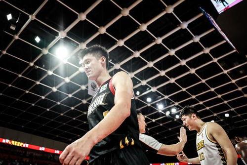 柯凡爆料周鹏离队视频,篮球名将告别赛场，未来何去何从？  第2张